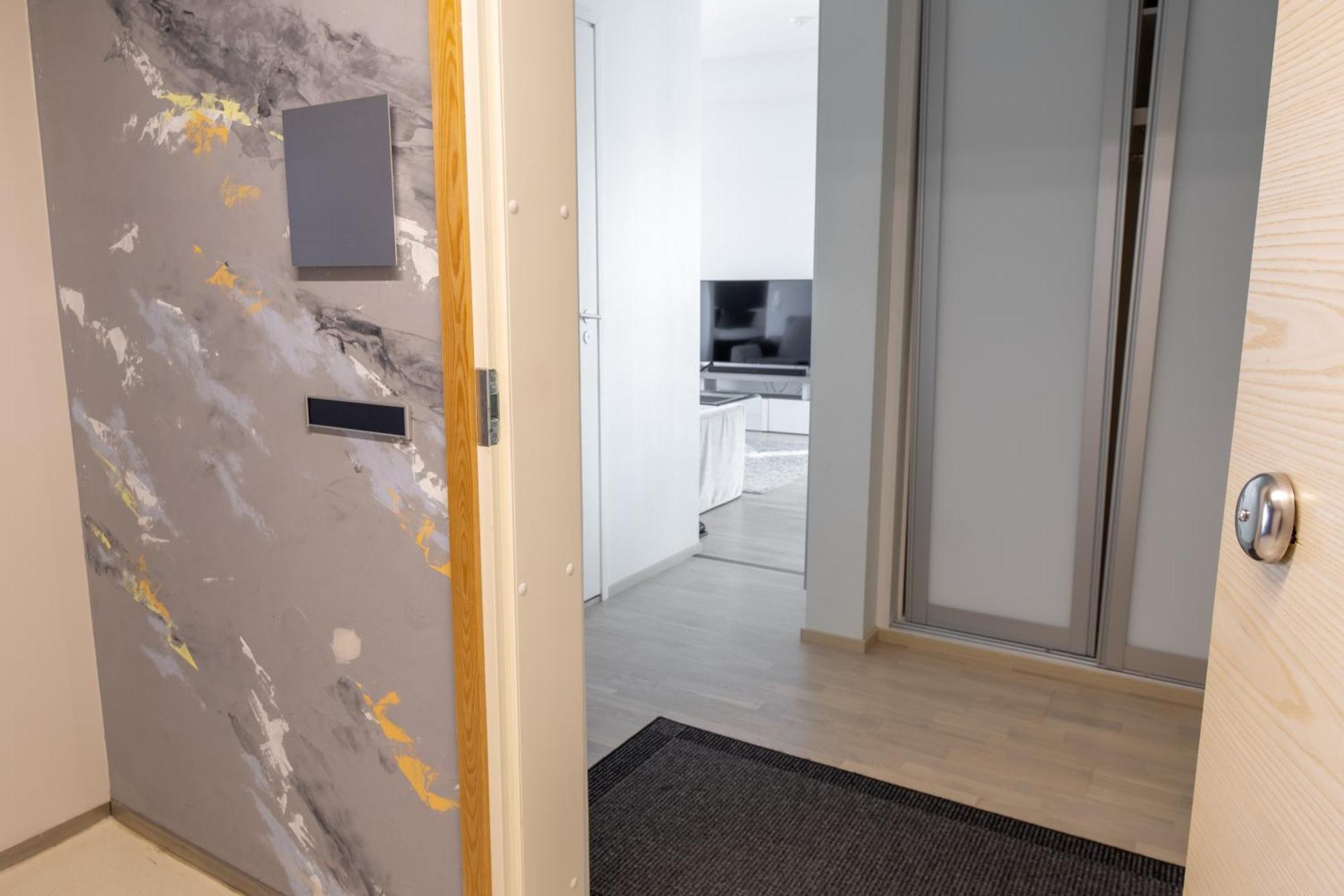 Апартаменты 18th Floor High Point 1 Bdr With View - Free Garage Parking