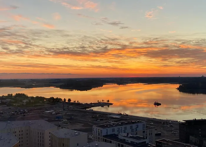 18Th Floor Helsinki High Point 1 Bdr Apartment With City View - Free Garage Parking