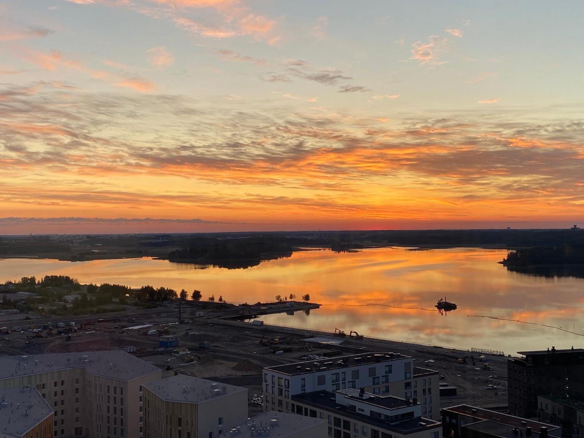 18th Floor High Point 1 Bdr With View - Free Garage Parking Apartment Helsinki