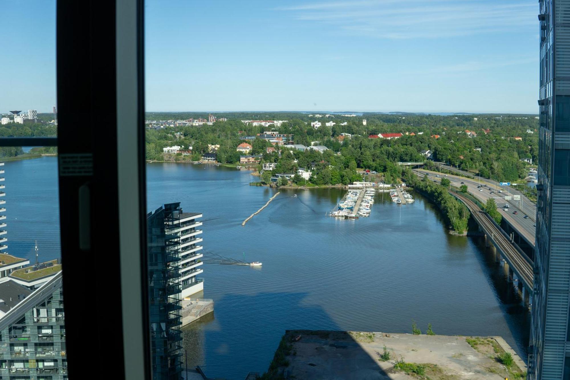 18th Floor High Point 1 Bdr With View - Free Garage Parking Apartment Helsinki